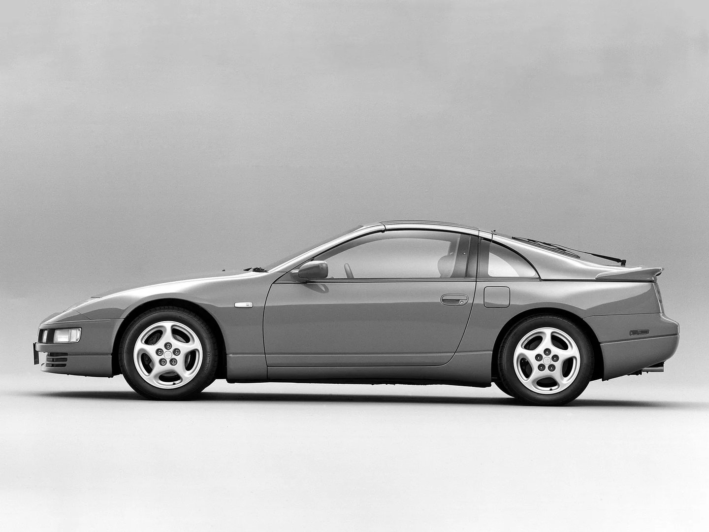 Nissan_Fairlady_Z_4_generation__Coupe__9.jpg