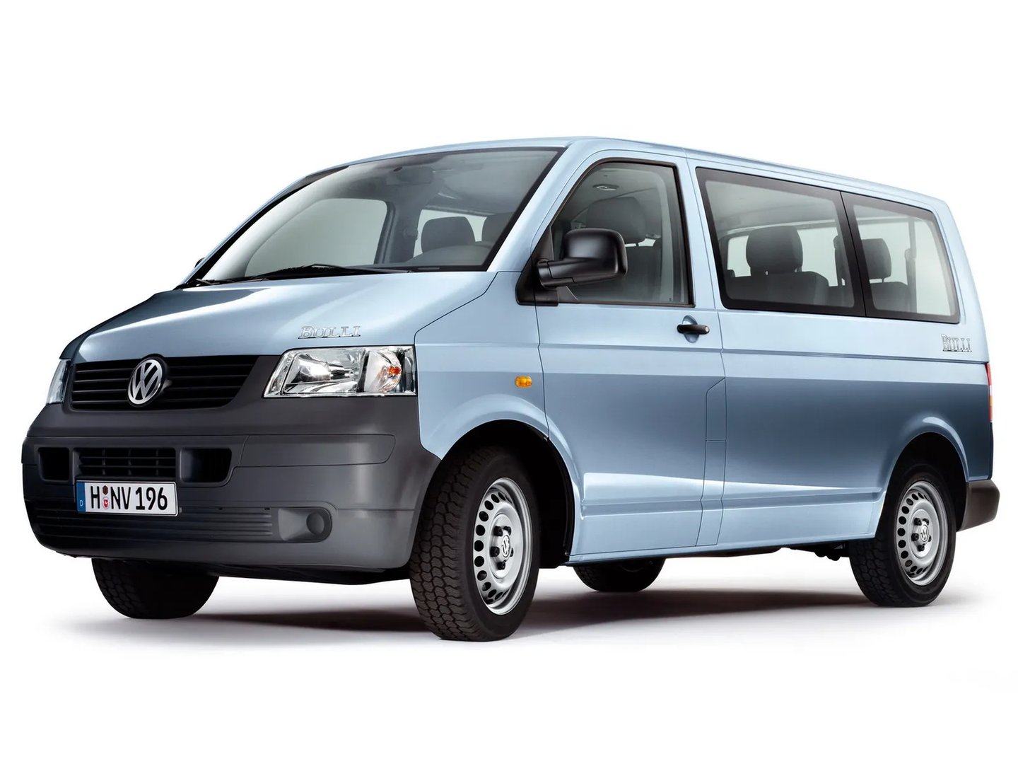 Volkswagen_Transporter_5_generation__Minivan__2.jpg
