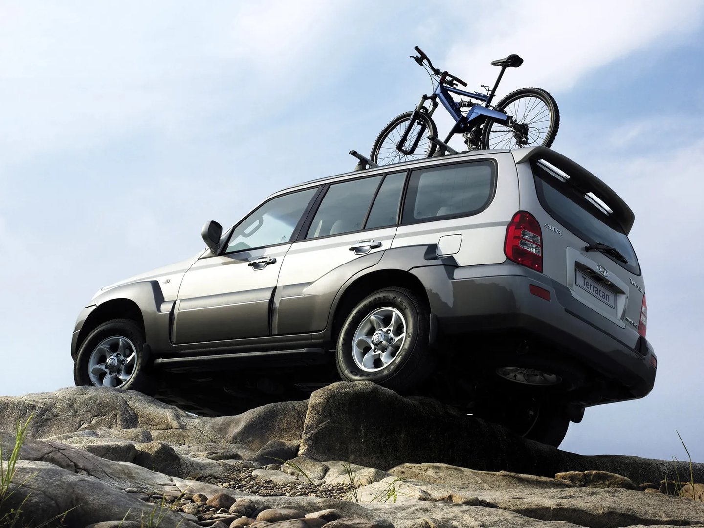 Hyundai_Terracan_1_generation_restyling__SUV_5-doors__4.jpg