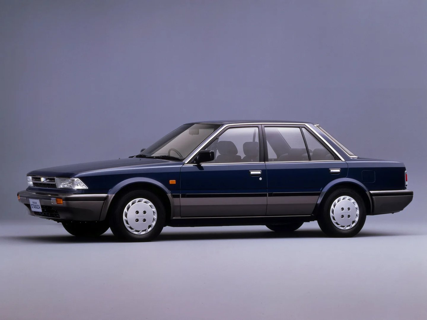 Nissan_Stanza_2_generation__Sedan__1.jpg