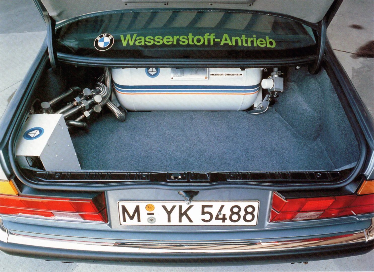 BMW_7_series_2_generation__Sedan_Long__4.jpg