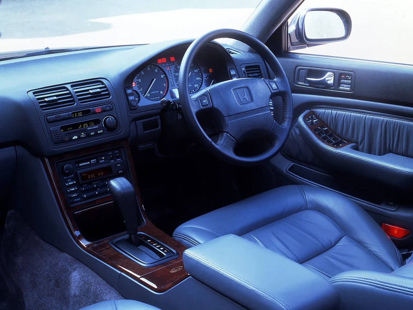 Honda_Legend_2_generation__Coupe__7.jpg
