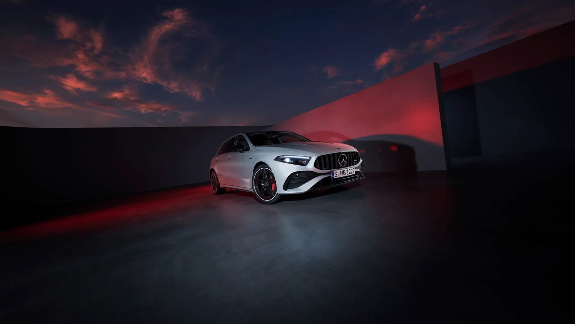 Mercedes_A-Class_AMG_2_generation_restyling__Hatchback_5-door__1.jpg