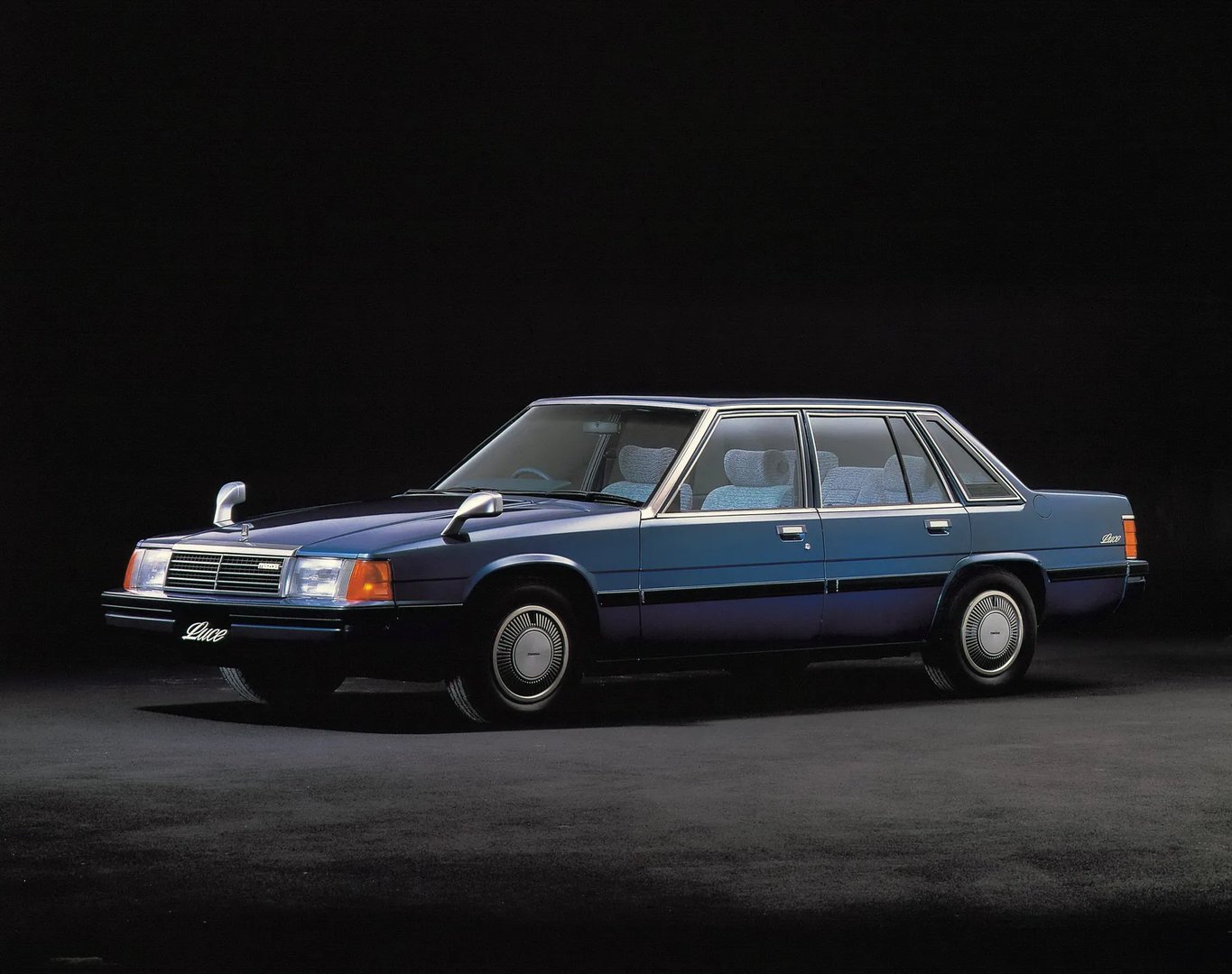 Mazda_Luce_4_generation__Sedan__1.jpg