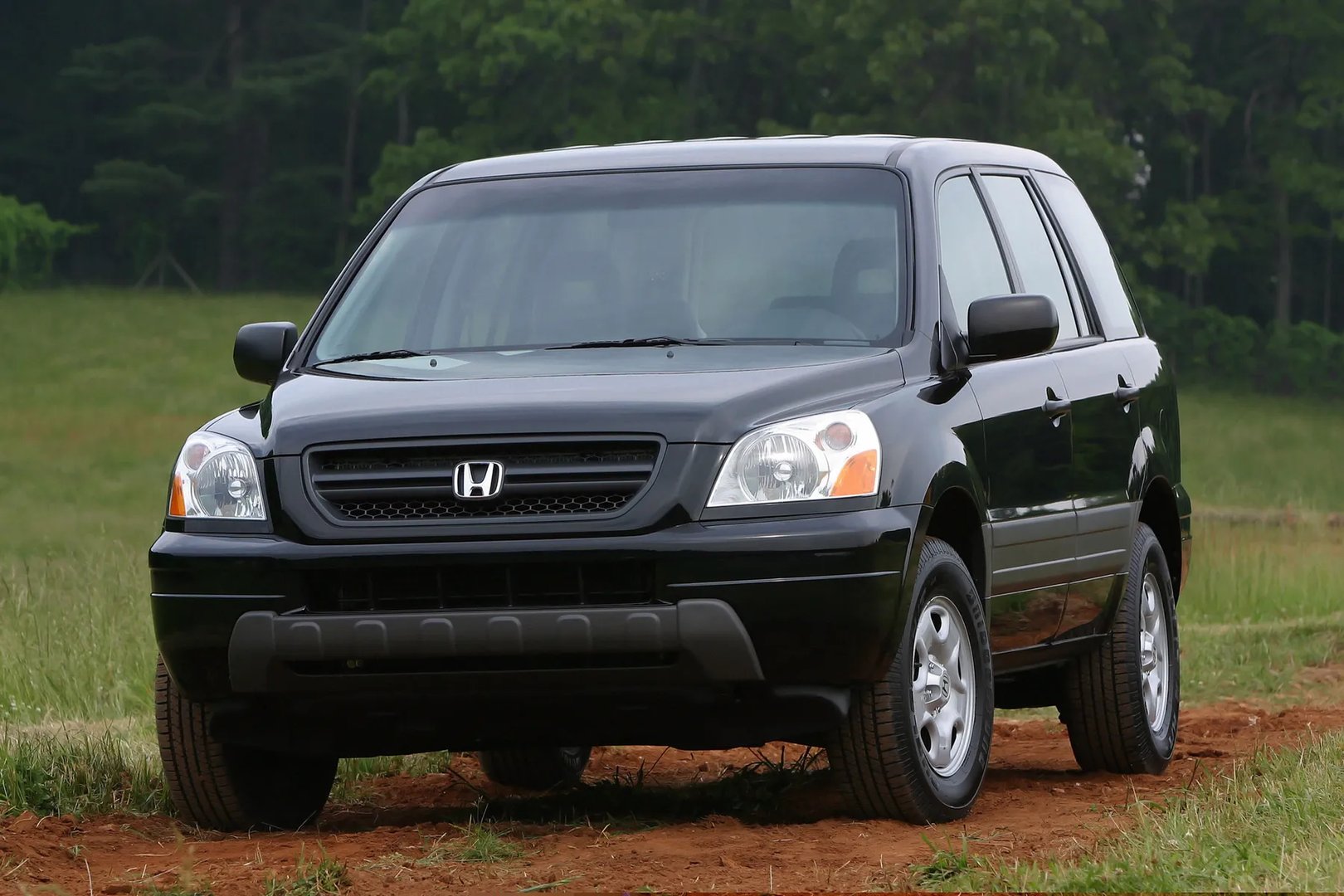 Honda_Pilot_1_generation__SUV_5-doors__13.jpg
