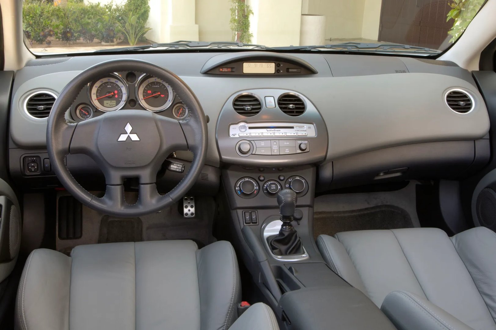 Mitsubishi_Eclipse_4_generation__Coupe__13.jpg