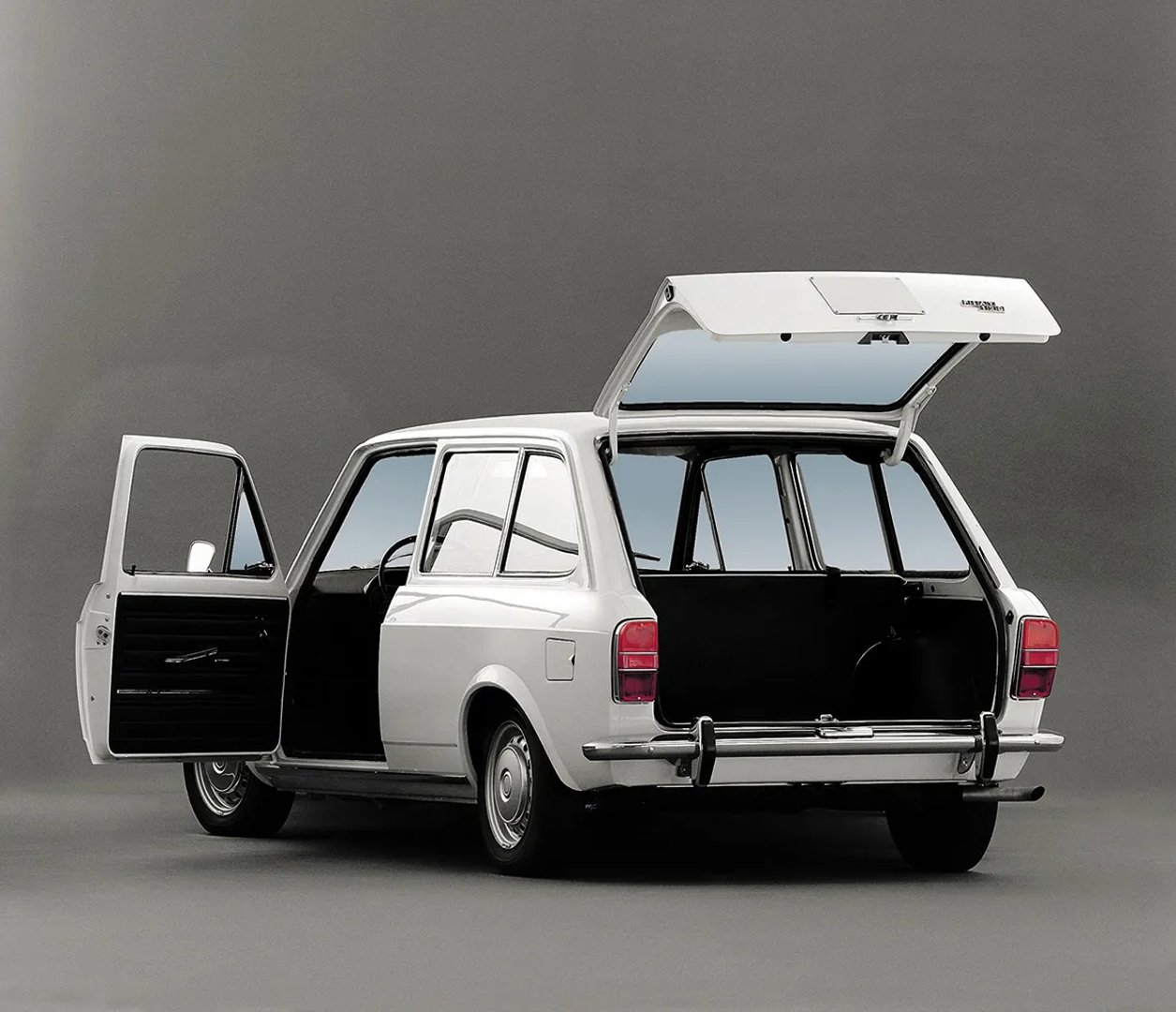 Fiat_128_1_generation__Estate_3-door__5.jpg