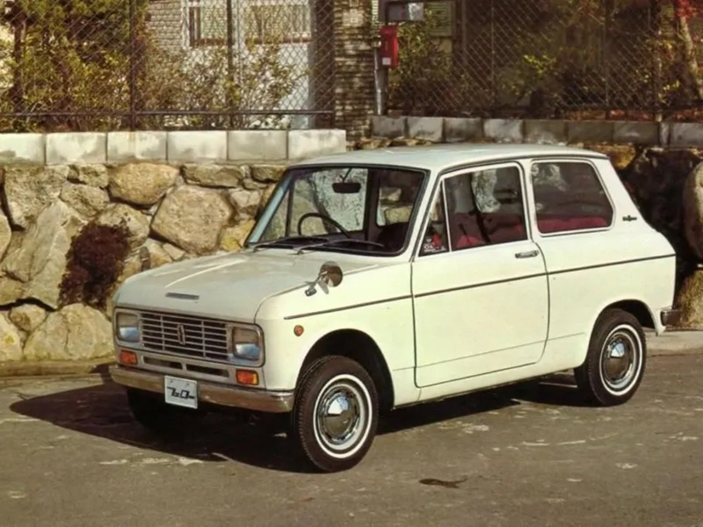 Daihatsu_Fellow_1_generation__Sedan_2-doors__main.jpg