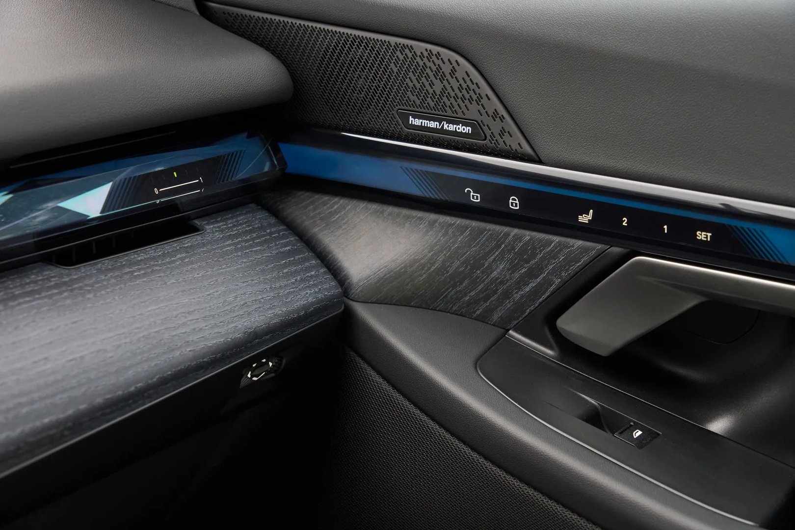BMW_5_series_8_generation__Sedan__12.jpg
