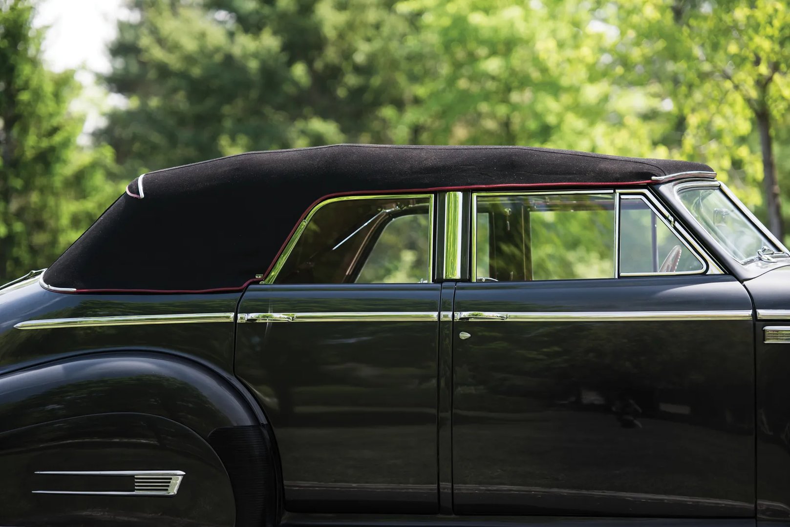 Buick_Roadmaster_3_generation__Phaeton__8.jpg