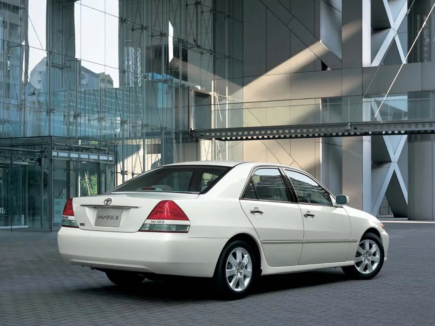 Toyota_Mark_II_9_generation__Sedan__4.jpg