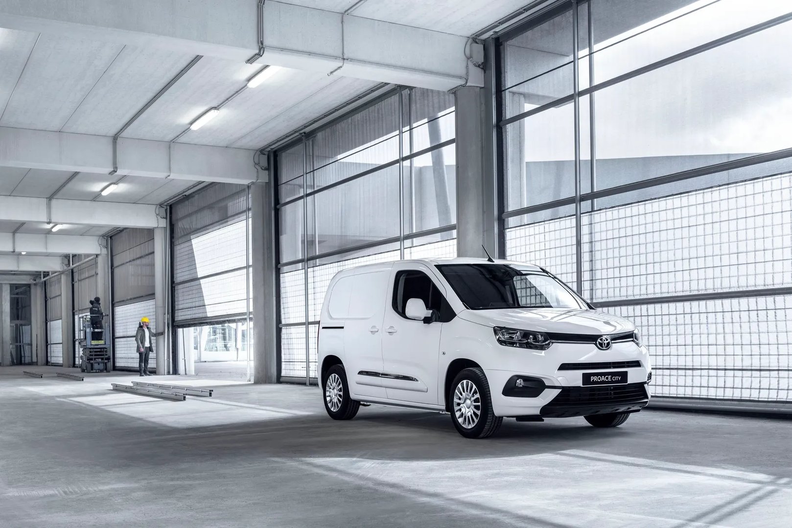 Toyota_ProAce_City_1_generation__Van__7.jpg