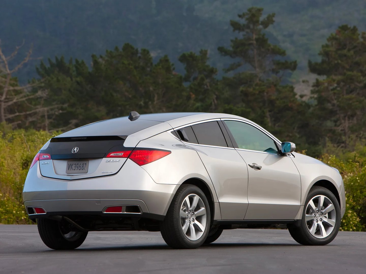 Acura_ZDX_1_generation__SUV_Coupe__9.jpg