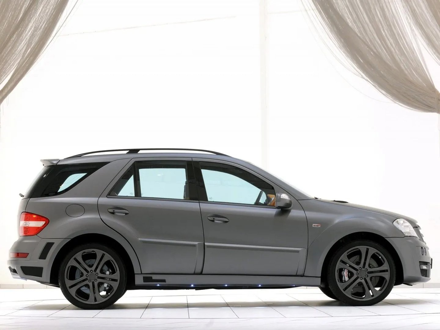 Brabus_ML_63_Biturbo_1_generation__SUV_5-doors__4.jpg