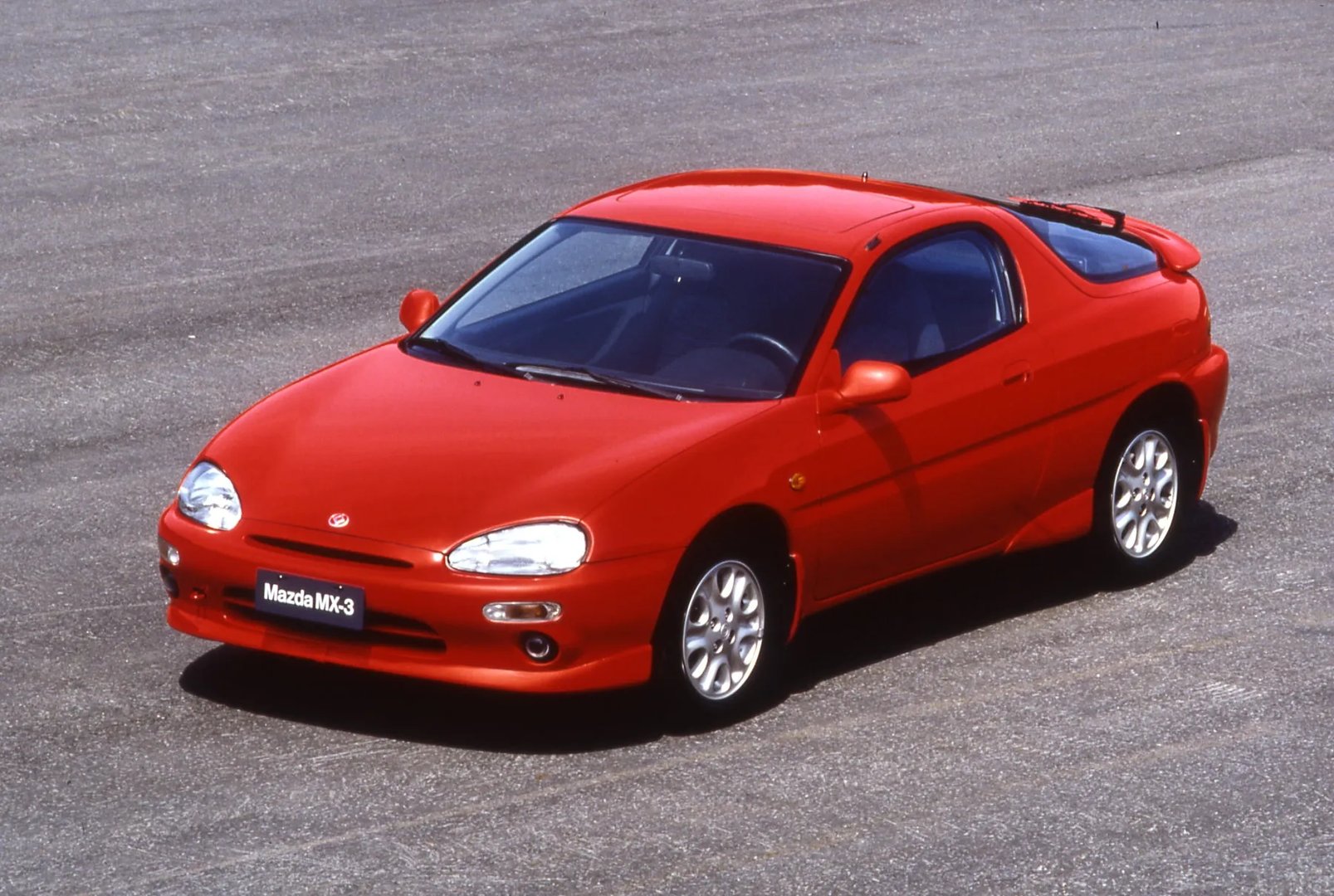 Mazda_MX-3_1_generation__Coupe__6.jpg