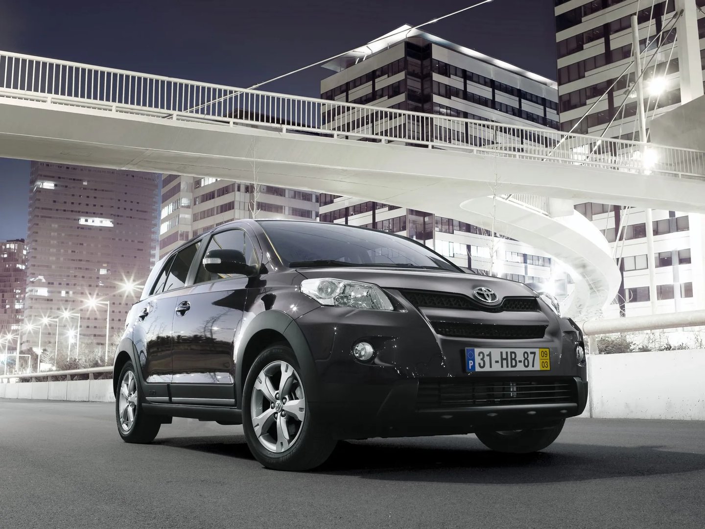 Toyota_Urban_Cruiser_1_generation__Hatchback_5-door__10.jpg