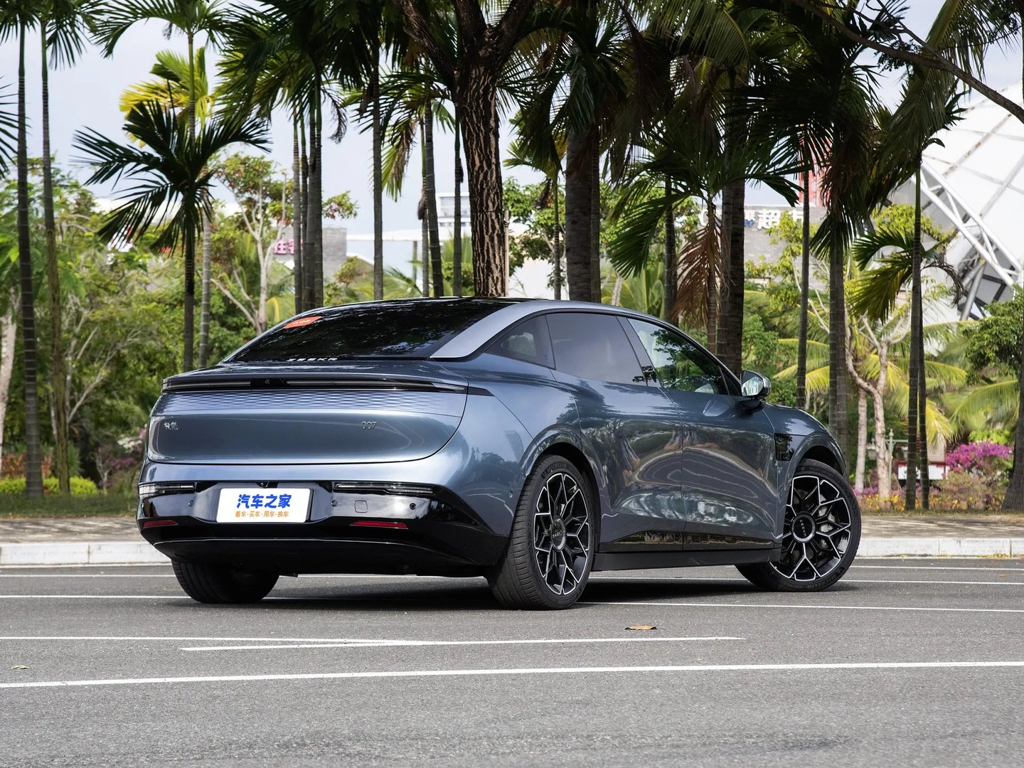 zeekr_007_1_generation__Sedan__2.jpg