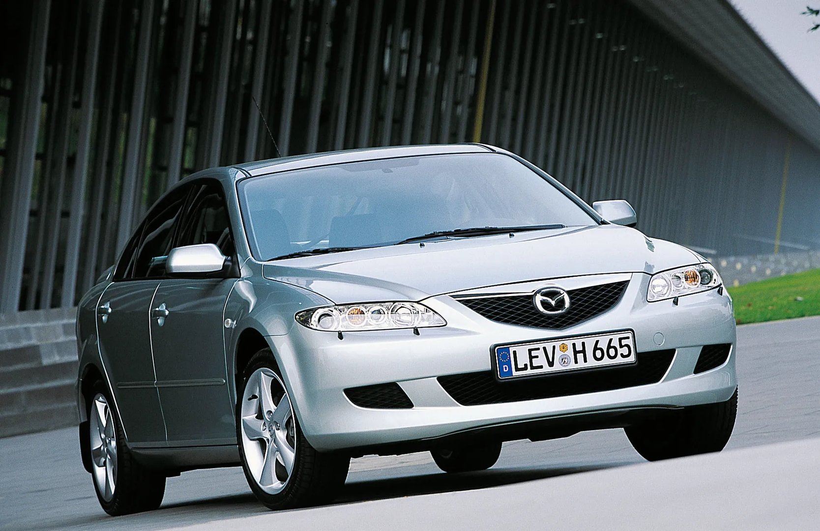 Mazda_6_1_generation__Liftback__3.jpg