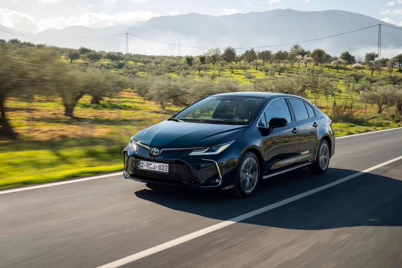 Toyota_Corolla_12_generation_restyling__Sedan__10.jpg