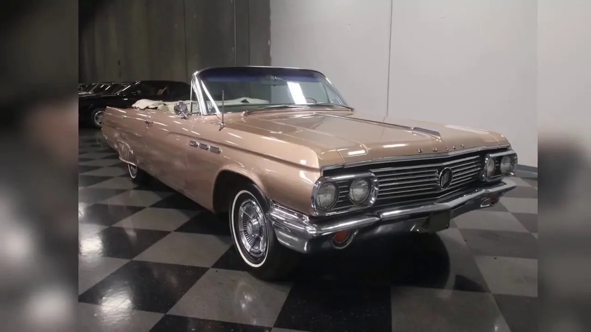 Buick_LeSabre_2_generation__Cabrio__1.jpg