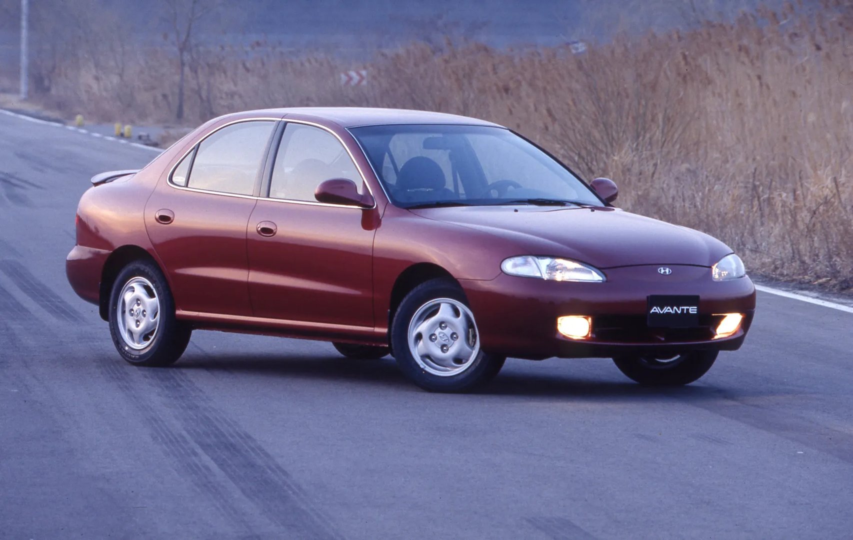 Hyundai Avante 2 generation  Sedan