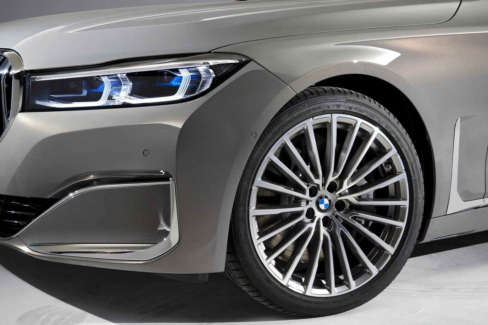 BMW_7_series_6_generation_restyling__Sedan__9.jpg