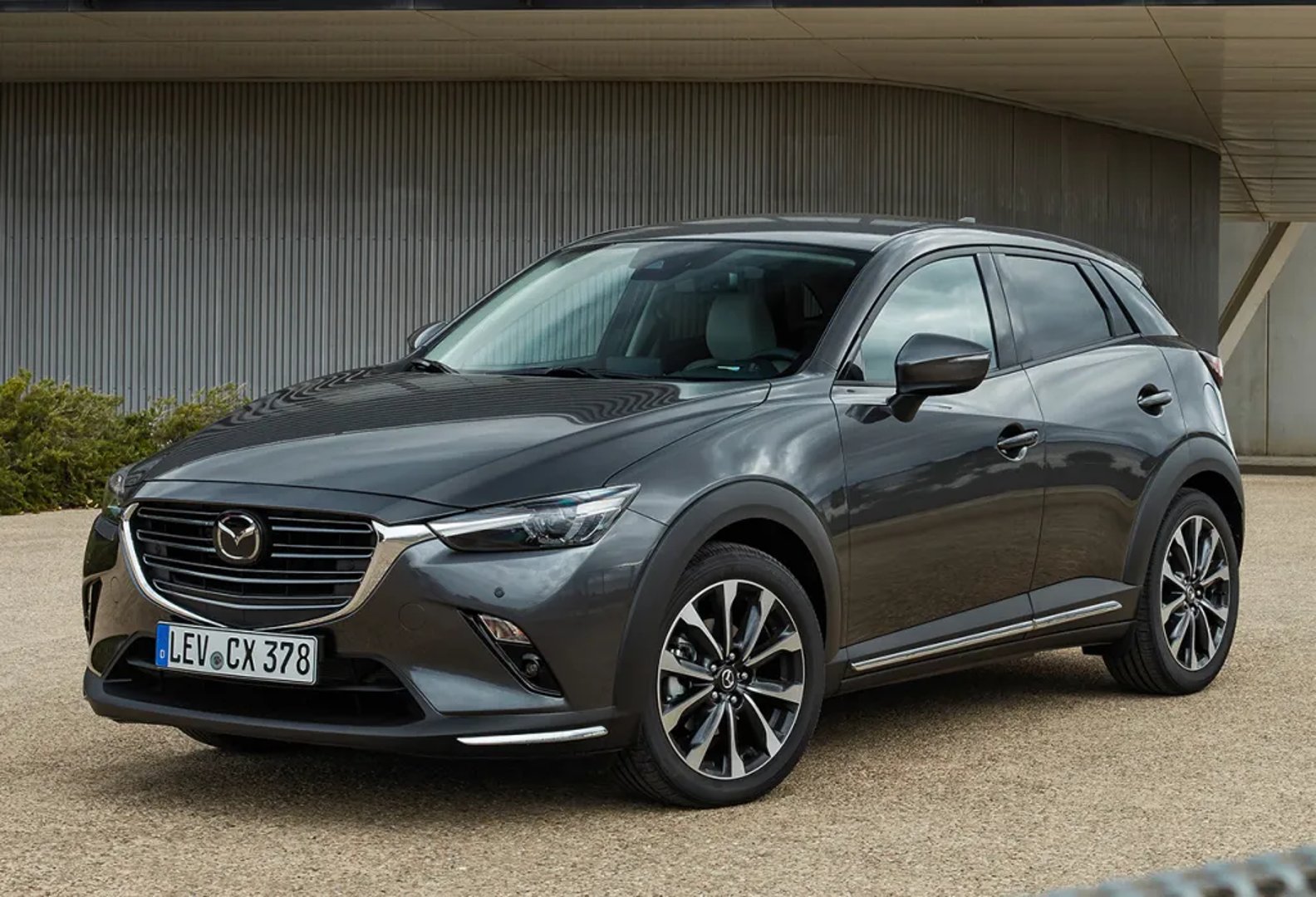 1 generation, restyling 