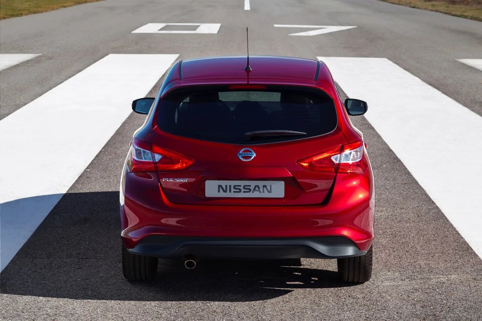 Nissan_Pulsar_6_generation__Hatchback_5-door__4.jpg