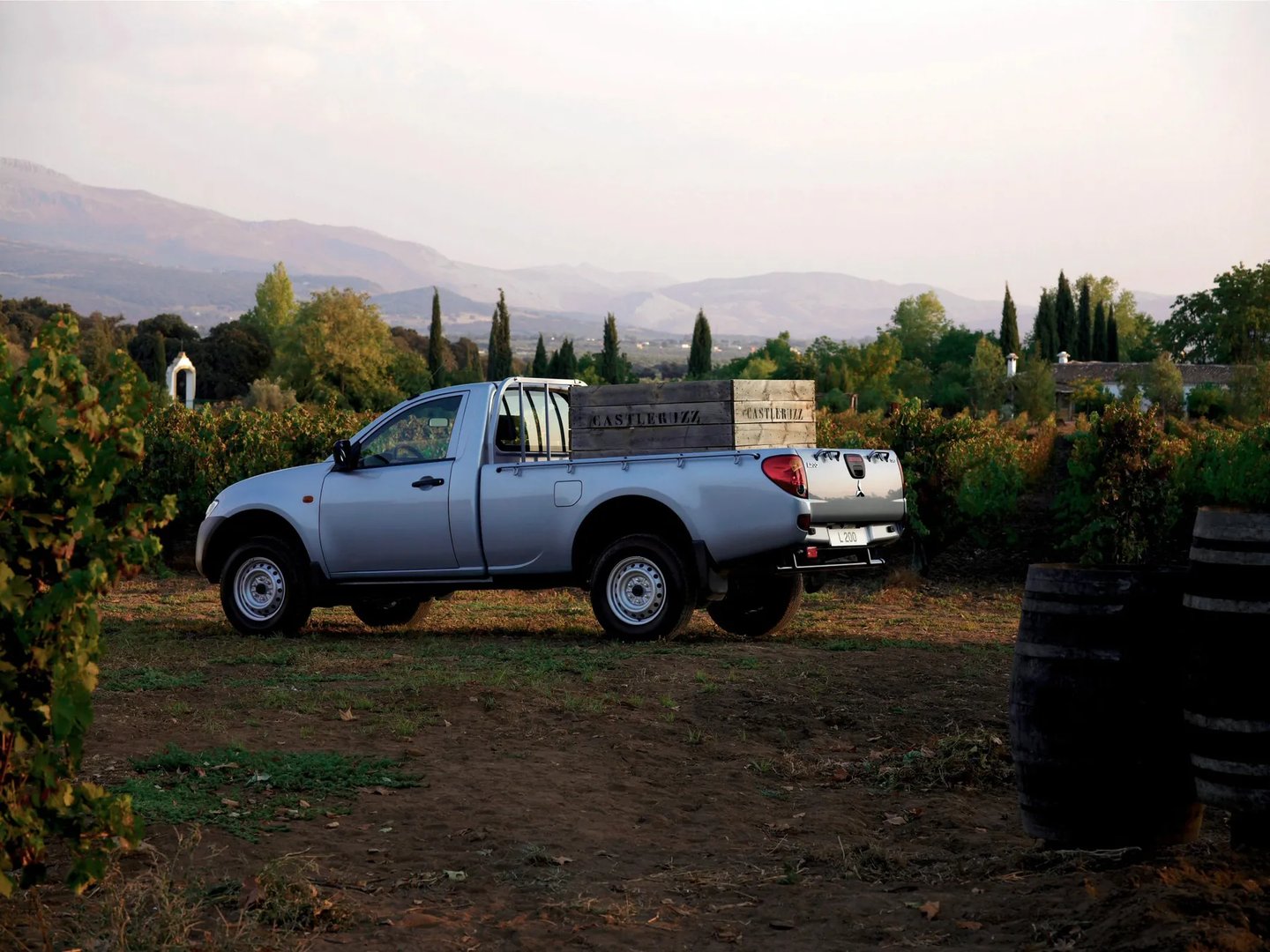 Mitsubishi_L200_4_generation__Pickup_single-cab__6.jpg