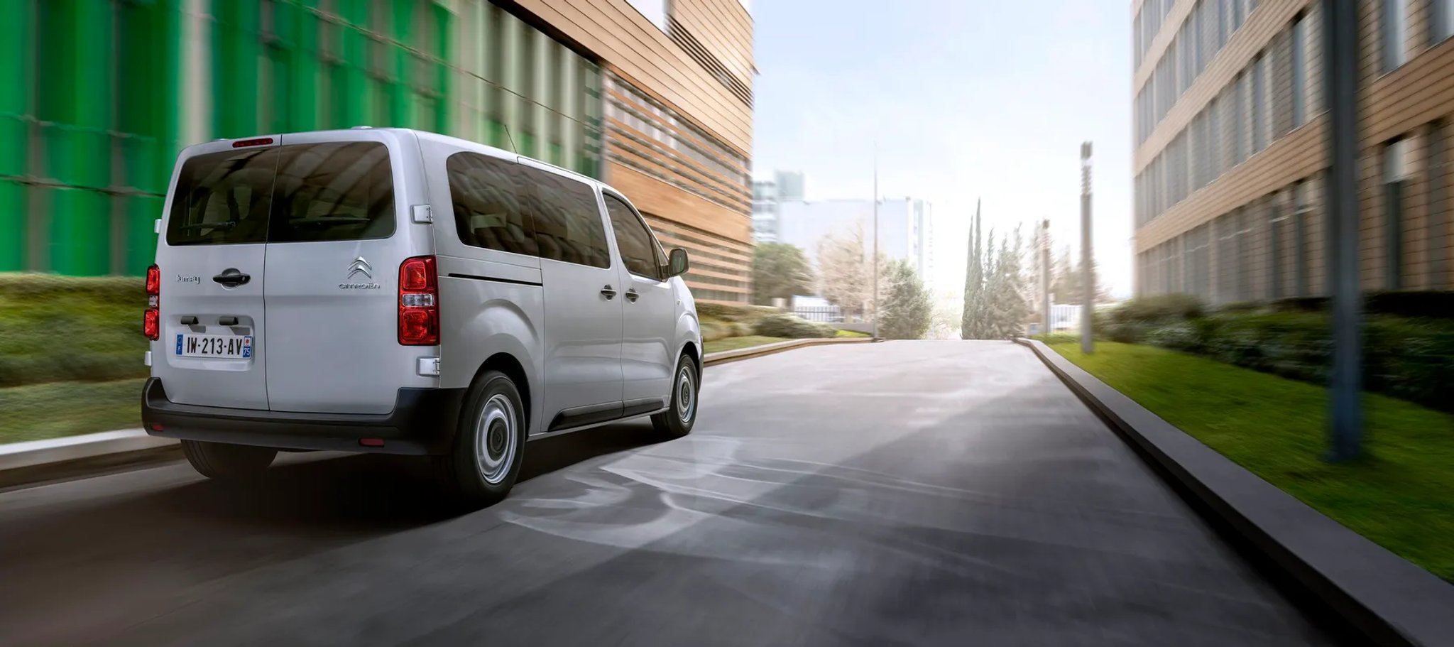 Citroen_Jumpy_3_generation__Minivan_Long__5.jpg