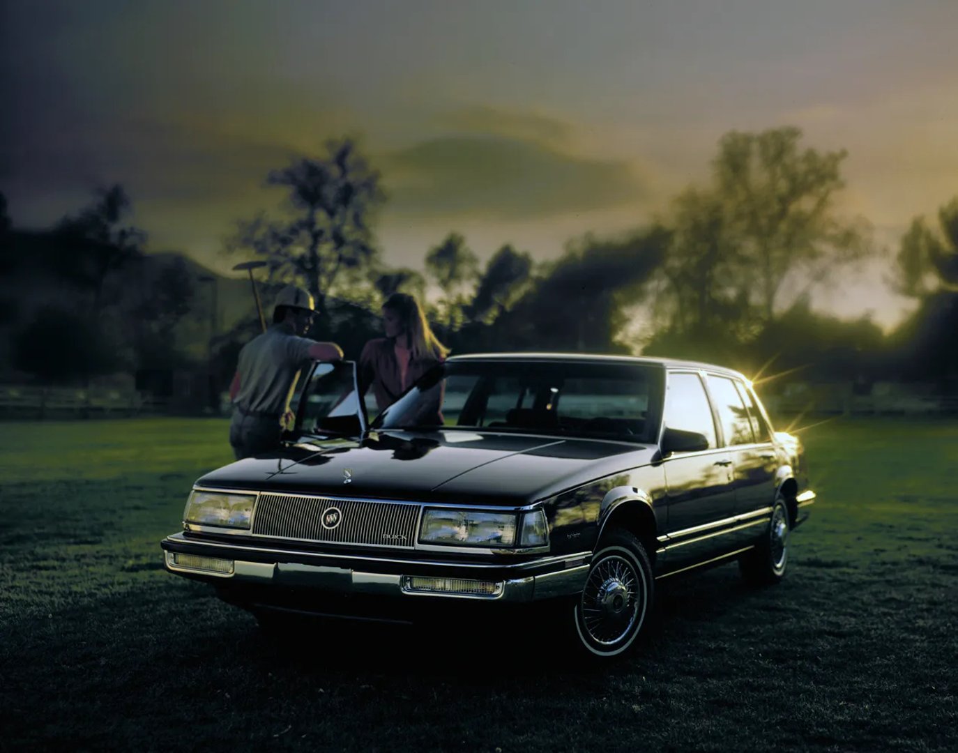 Buick_Electra_6_generation__Sedan__3.jpg