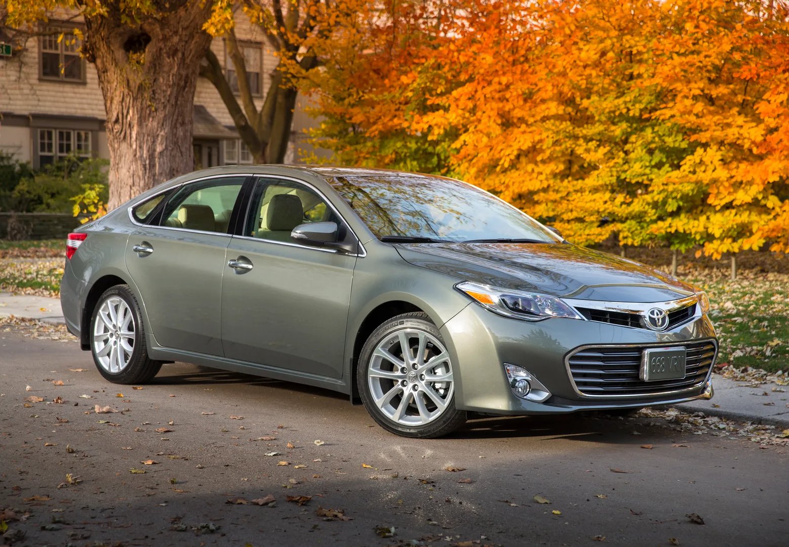 Toyota_Avalon_4_generation__Sedan__9.jpg