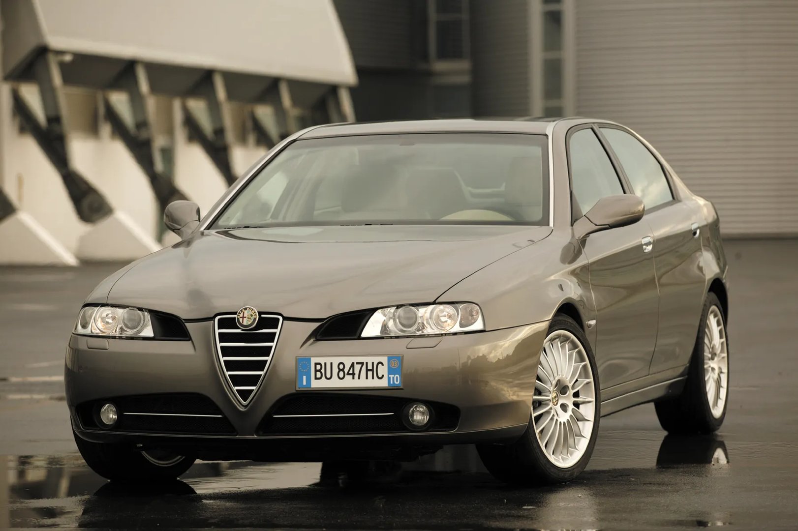 Alfa Romeo_166_1_generation_restyling__Sedan__3.jpg