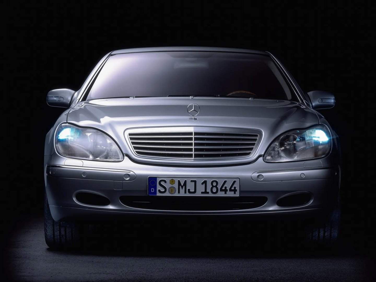 Mercedes_S-Class_4_generation__Sedan__8.jpg