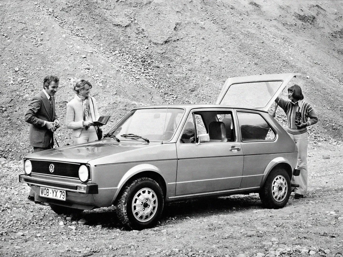 Volkswagen_Golf_1_generation__Hatchback_3-door__2.jpg