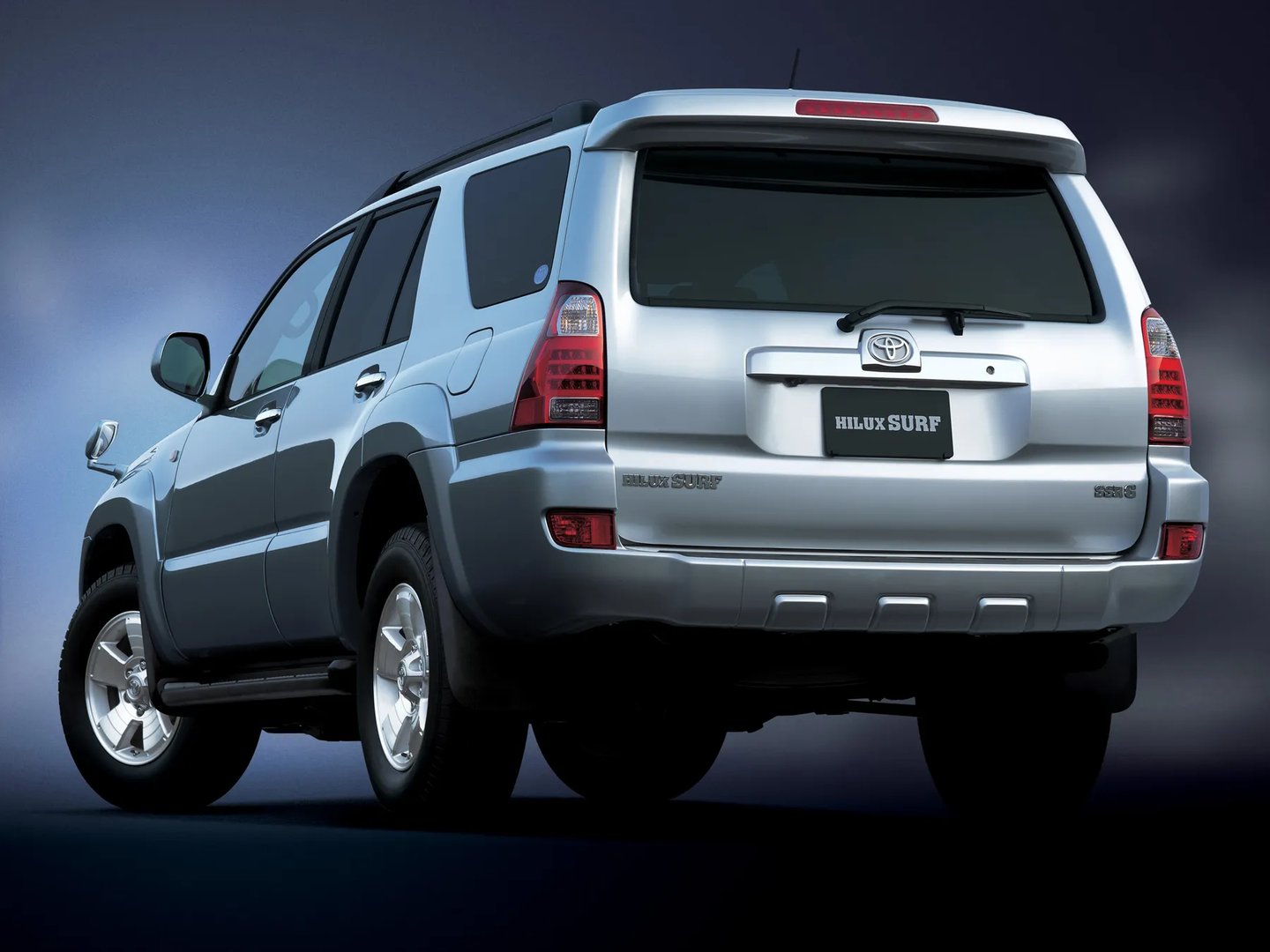 Toyota_Hilux_Surf_4_generation__SUV_5-doors__1.jpg