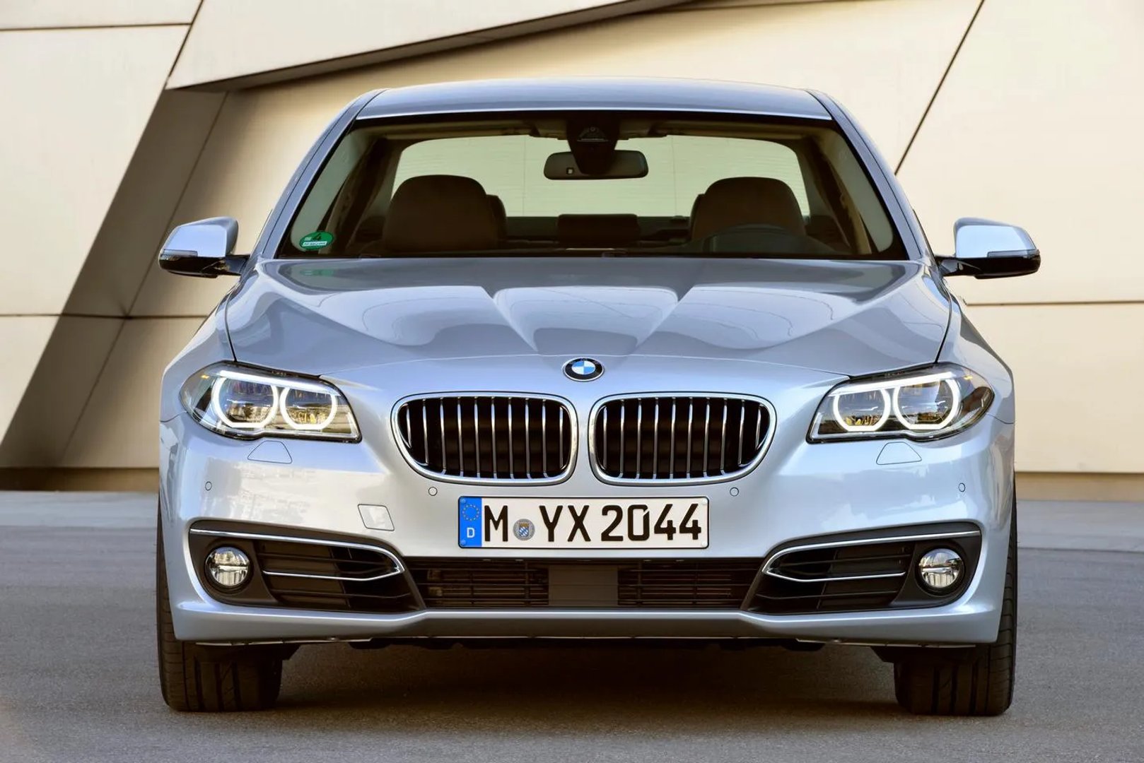 BMW_5_series_6_generation_restyling__Sedan__2.jpg