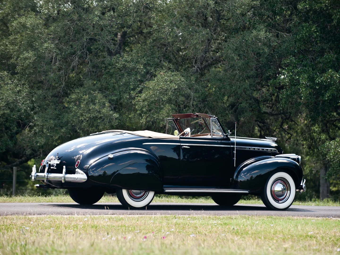 Chevrolet_Special_DeLuxe_1_generation__Cabrio__7.jpg