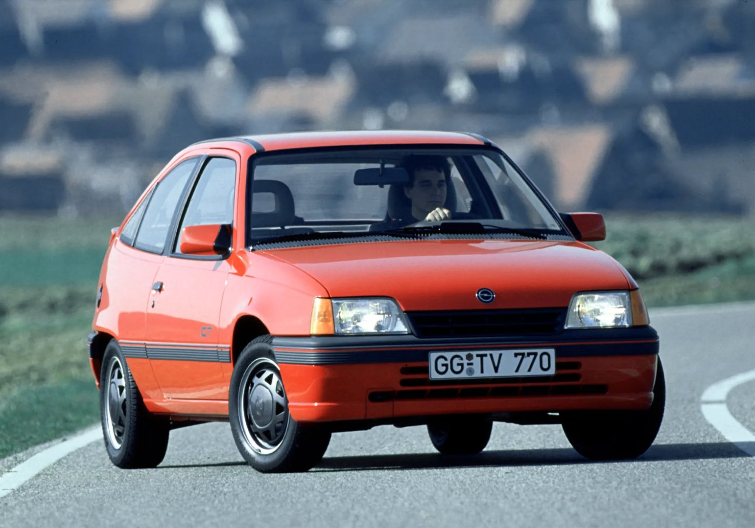 Opel_Kadett_5_generation_restyling__Hatchback_3-door__6.jpg