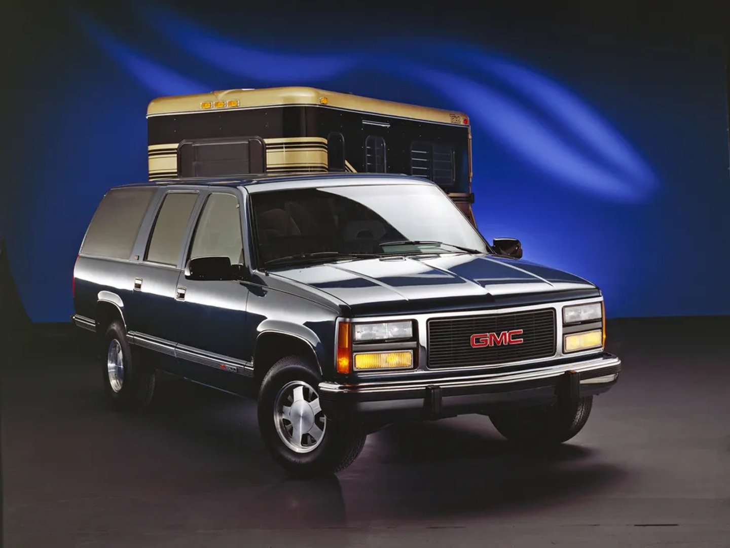 GMC_Suburban_1_generation__SUV_5-doors__1.jpg
