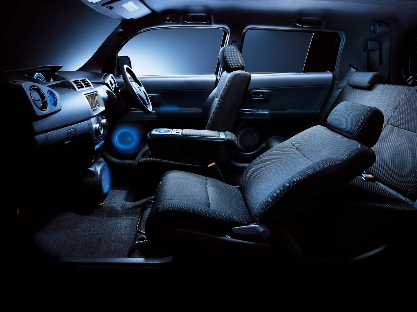 Toyota_bB_2_generation__Compact_Van__10.jpg
