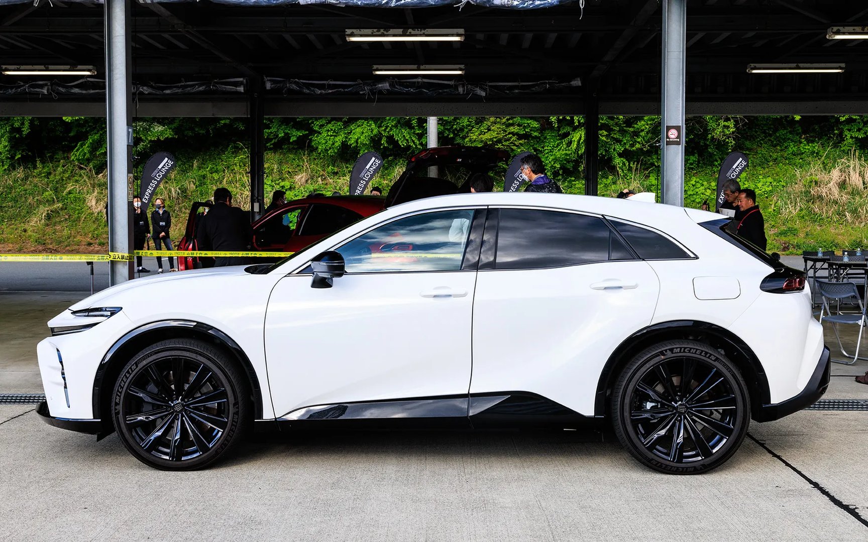 Toyota_Crown_Sport_1_generation__SUV_5-doors__2.jpg