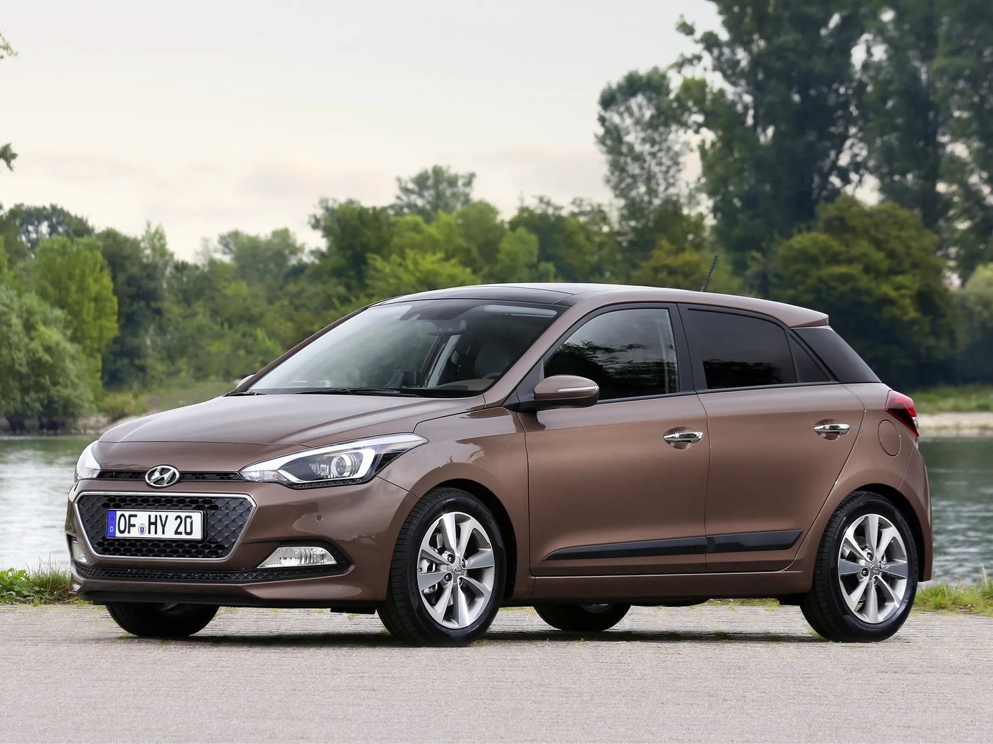 Hyundai_i20_2_generation__Mini_5-doors__7.jpg