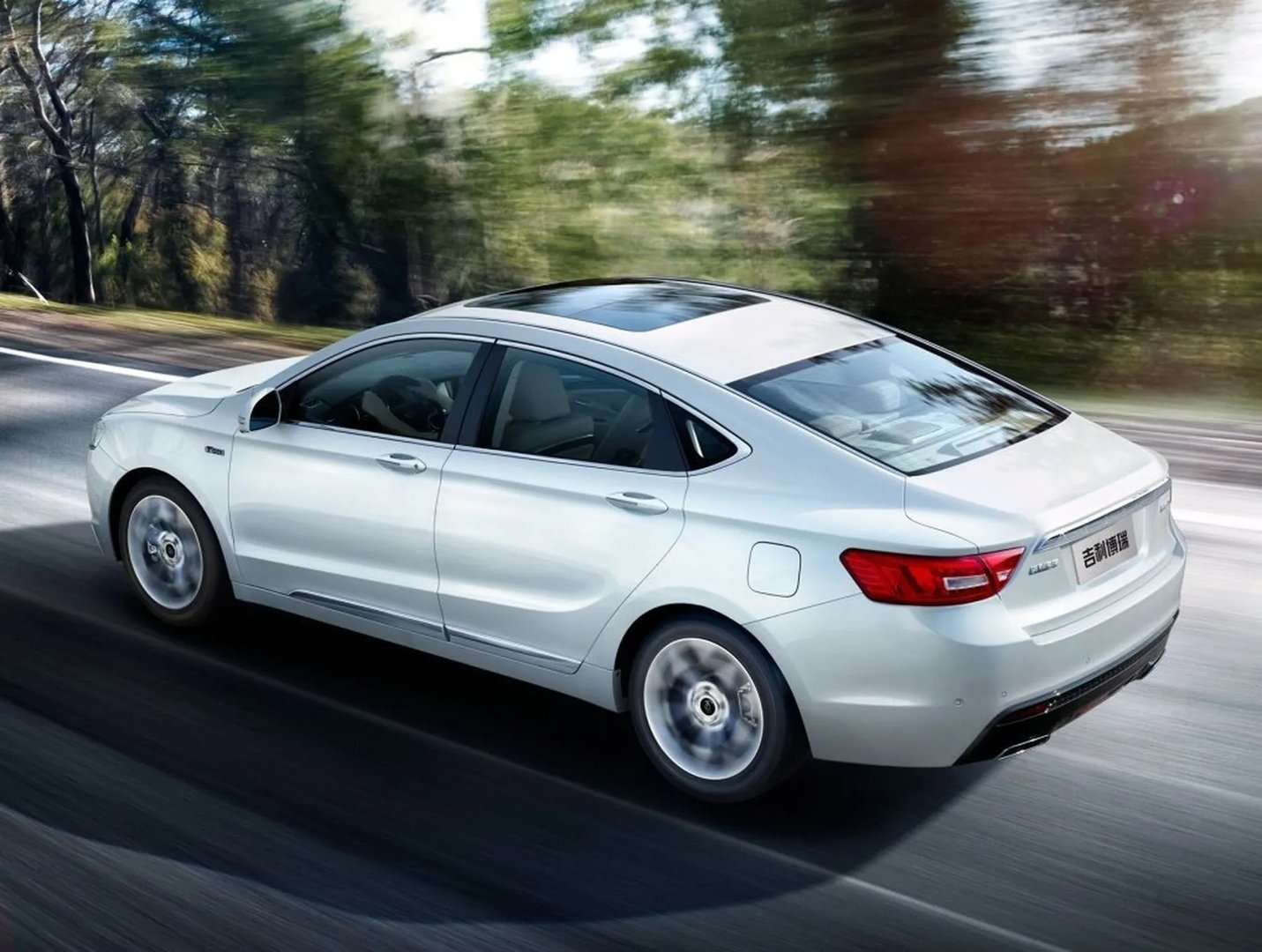 Geely_GC9_1_generation__Sedan__4.jpg