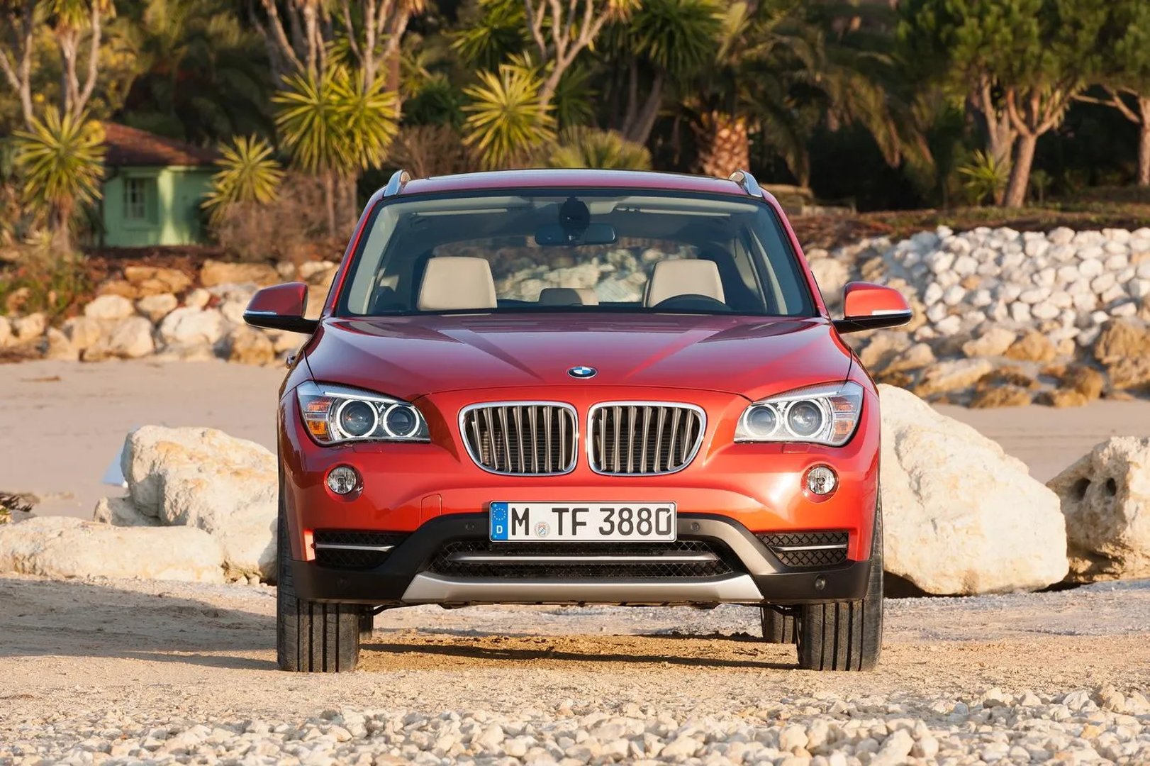 BMW_X1_1_generation_restyling__SUV_5-doors__4.jpg