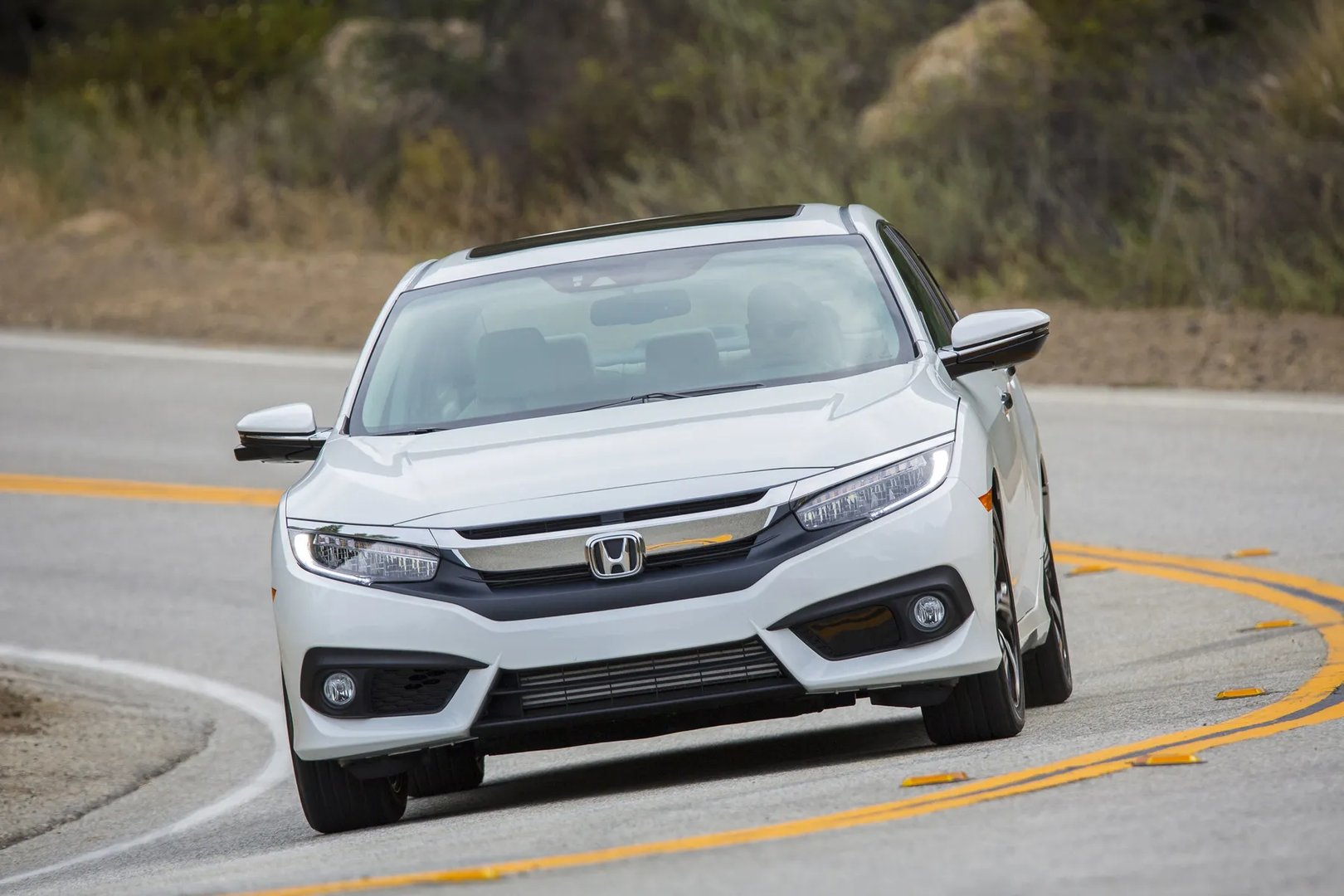 Honda_Civic_(USA)_10_generation__Sedan__3.jpg