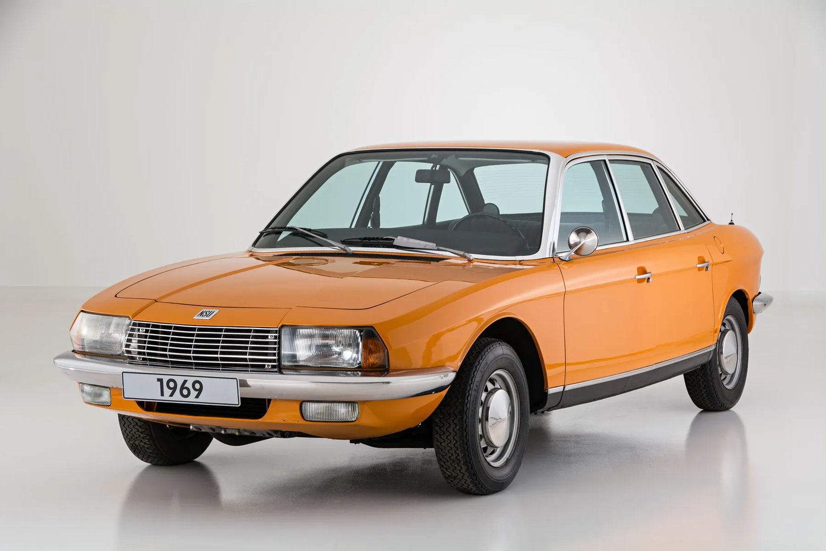 Audi_NSU_RO_80_1_generation__Sedan__7.jpg