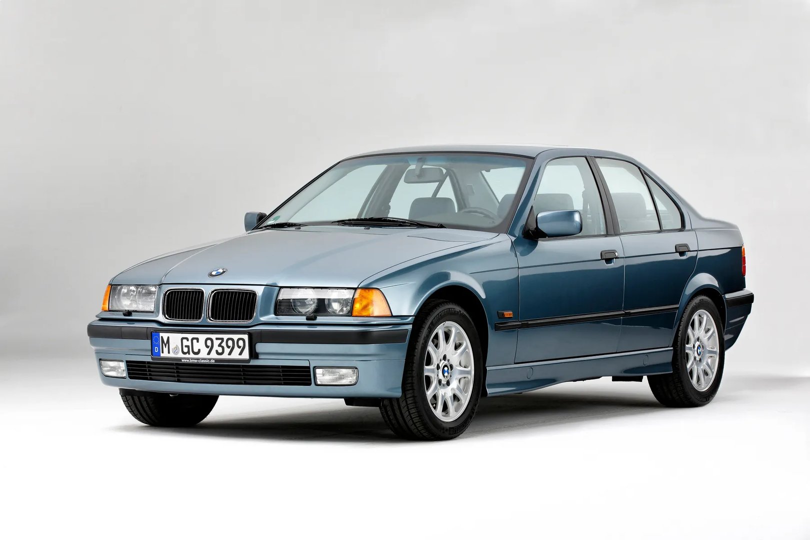 BMW 3 series 3 generation  Sedan