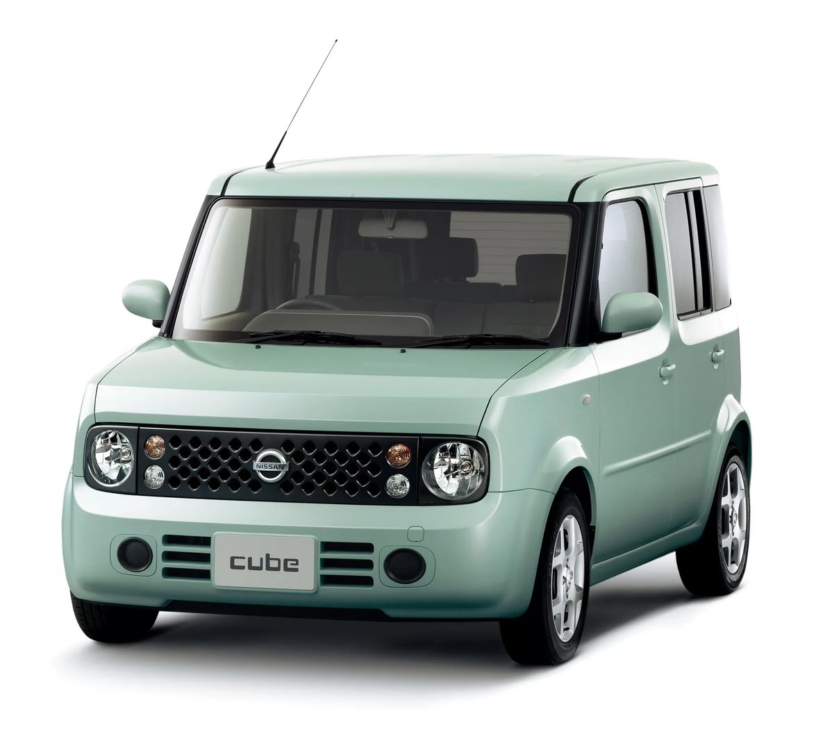 1 generation, restyling 