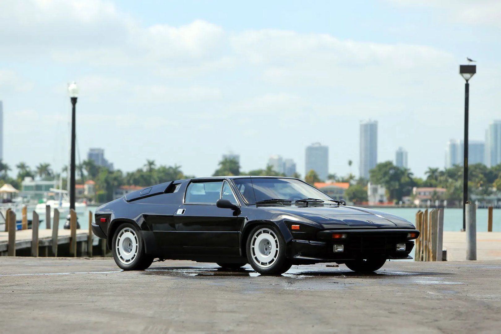 Lamborghini_Jalpa_1_generation__Targa__9.jpg